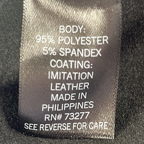 Brand new without tags womans Simply Vera Verawang faux leather leggings. XXL - Picture 12 of 12